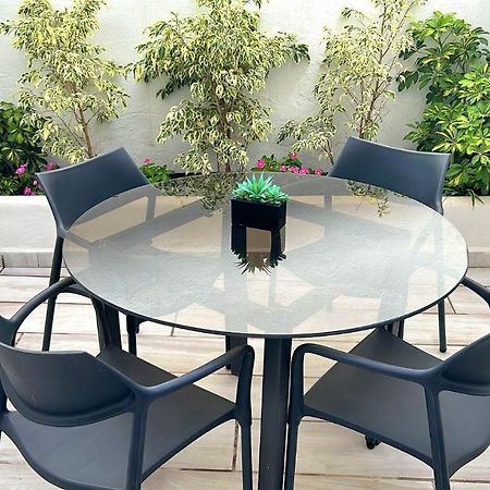 New! Renovated, Centrally Located, Private Entrance, Terrace Appartement Valencia Buitenkant foto