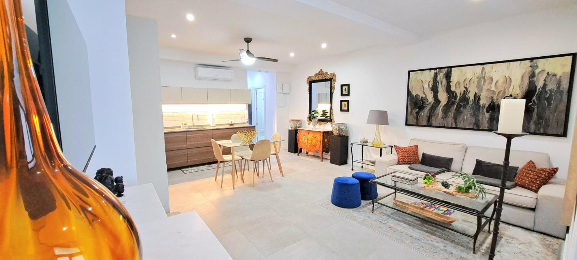New! Renovated, Centrally Located, Private Entrance, Terrace Appartement Valencia Buitenkant foto