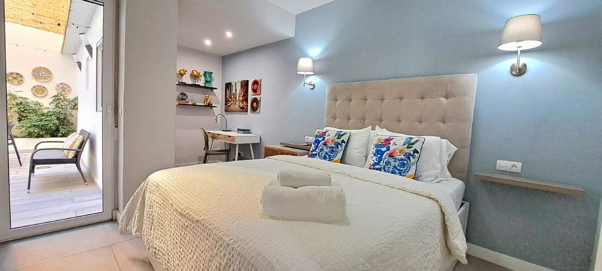 New! Renovated, Centrally Located, Private Entrance, Terrace Appartement Valencia Buitenkant foto